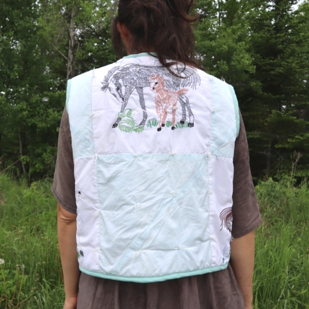 Upcycled Horse Embroidered Vest from A Vintage Quilt L - Picture 7 of 9